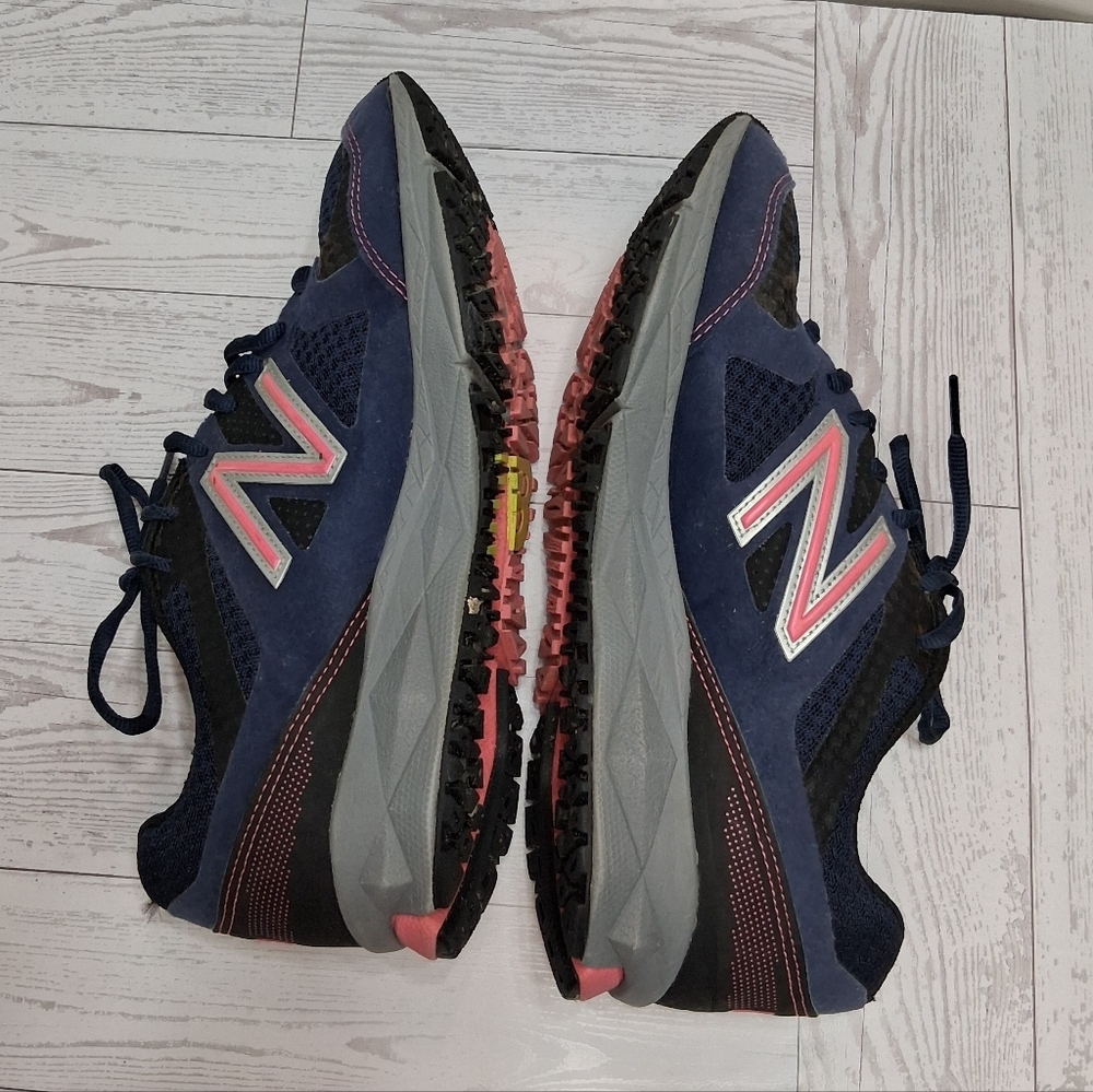 New Balance Navy and Pink Women's Casual Athletic Sneaker Shoes Size 8.5 - Picture 5 of 7
